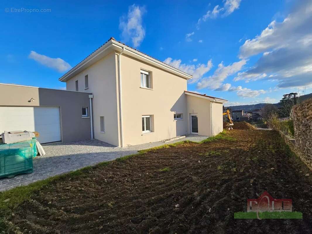 Maison à SAINT-UZE