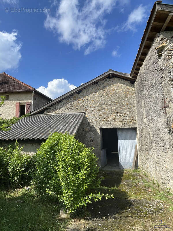 Maison à LAHONTAN