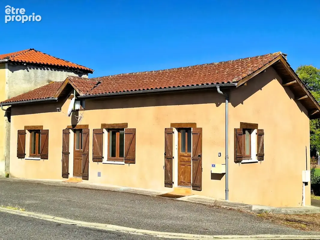  À VENDRE – Maison ancienne de 76 m² avec 2 chambres, sous-sol et cour à Vergoignan - photo 3