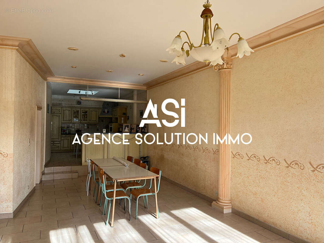 Maison à VILLAINES-LA-JUHEL