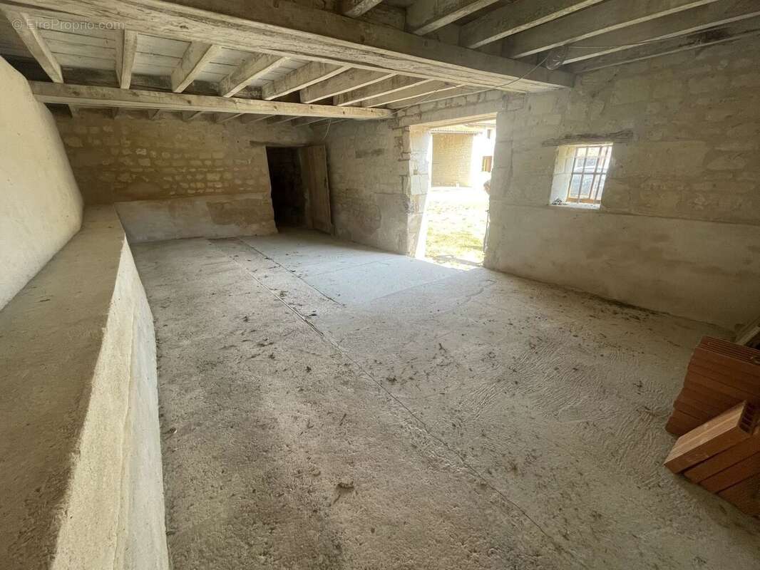 Corps de ferme avec fort potentiel - photo 12