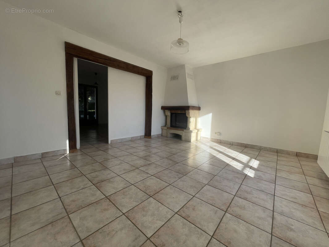 Appartement à VILLIERS-SUR-MORIN