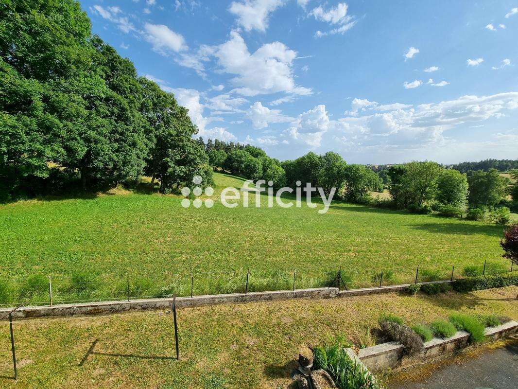 Maison 84 m² à Saint-Alban-Sur-Limagnole  - photo 2