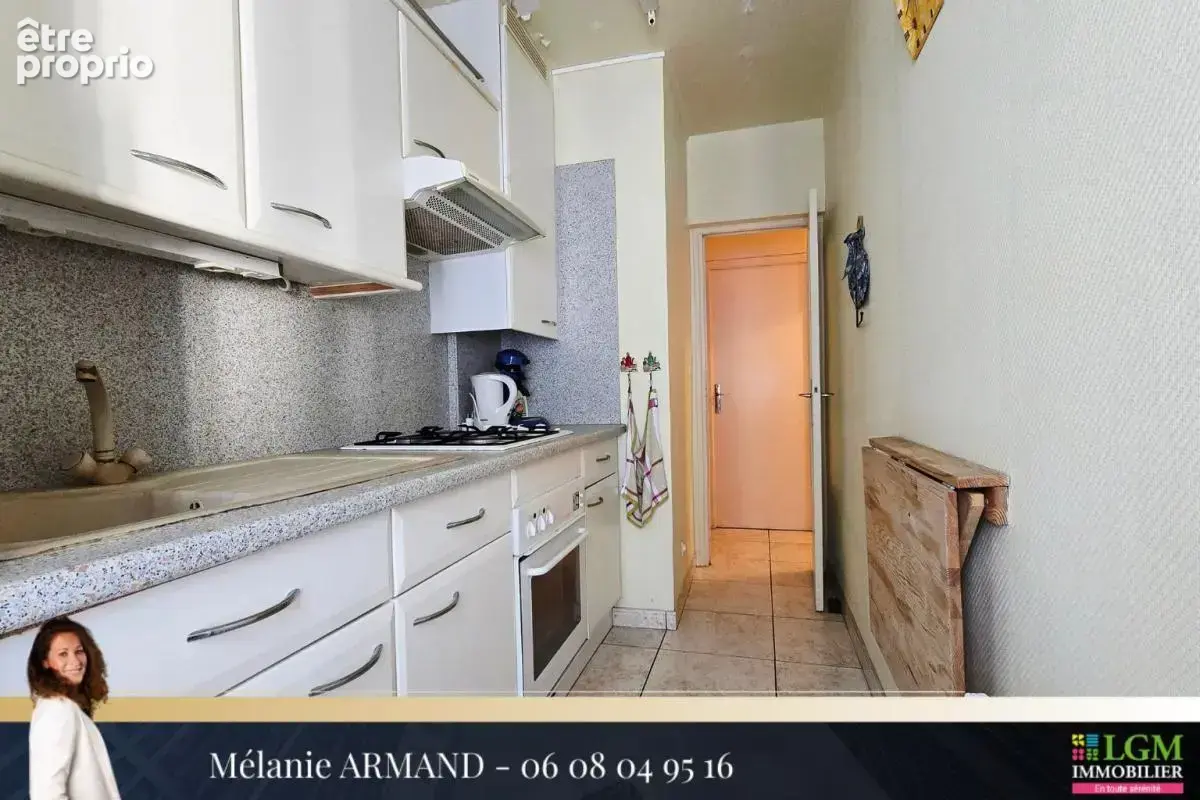 LA GRANDE-MOTTE – Près de 100 m² au cœur de la ville, avec une superbe loggia - photo 2