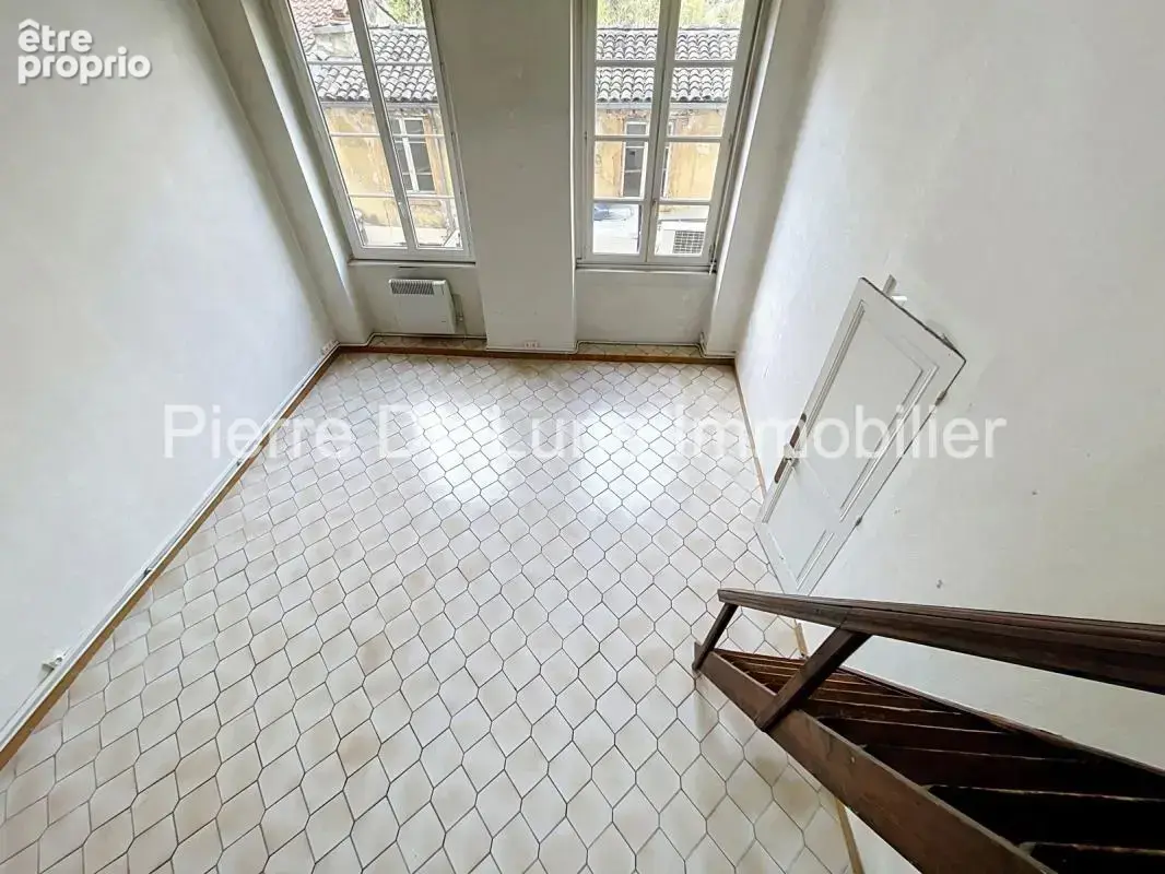LYON 4e – CROIX-ROUSSE  Une adresse privilégiée au cœur du quartier - photo 10