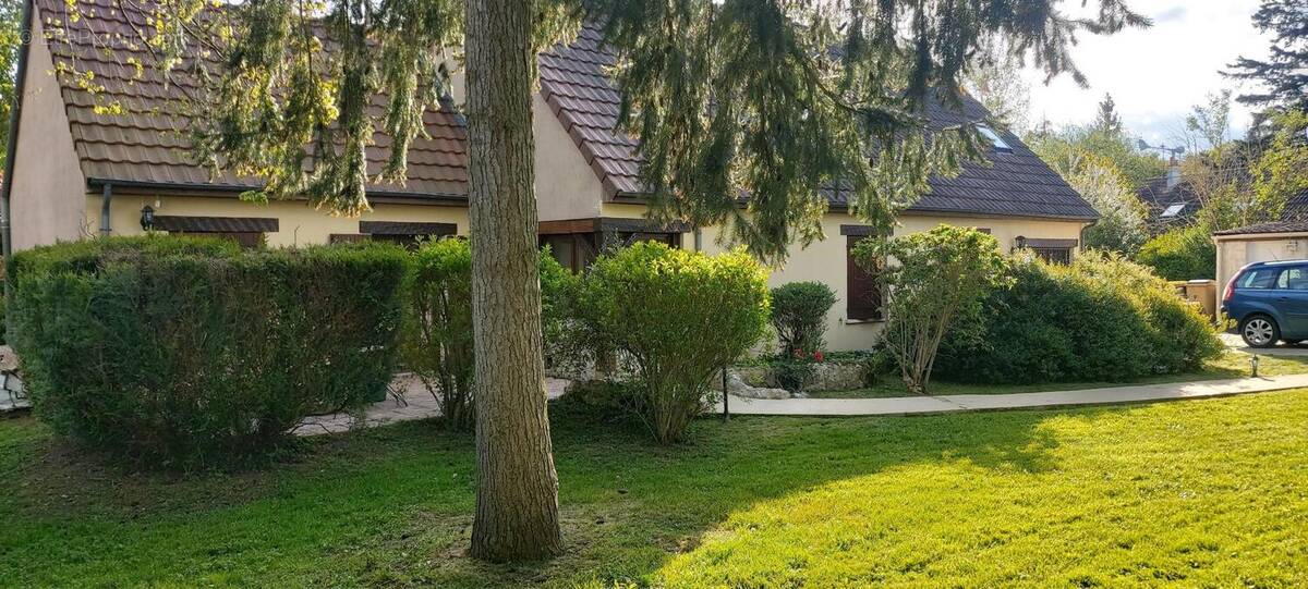 Maison à HOUDAN