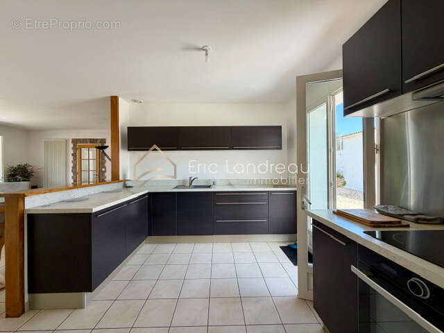 Maison  5 pièces avec garage et piscine proche commerces de proximité - photo 6