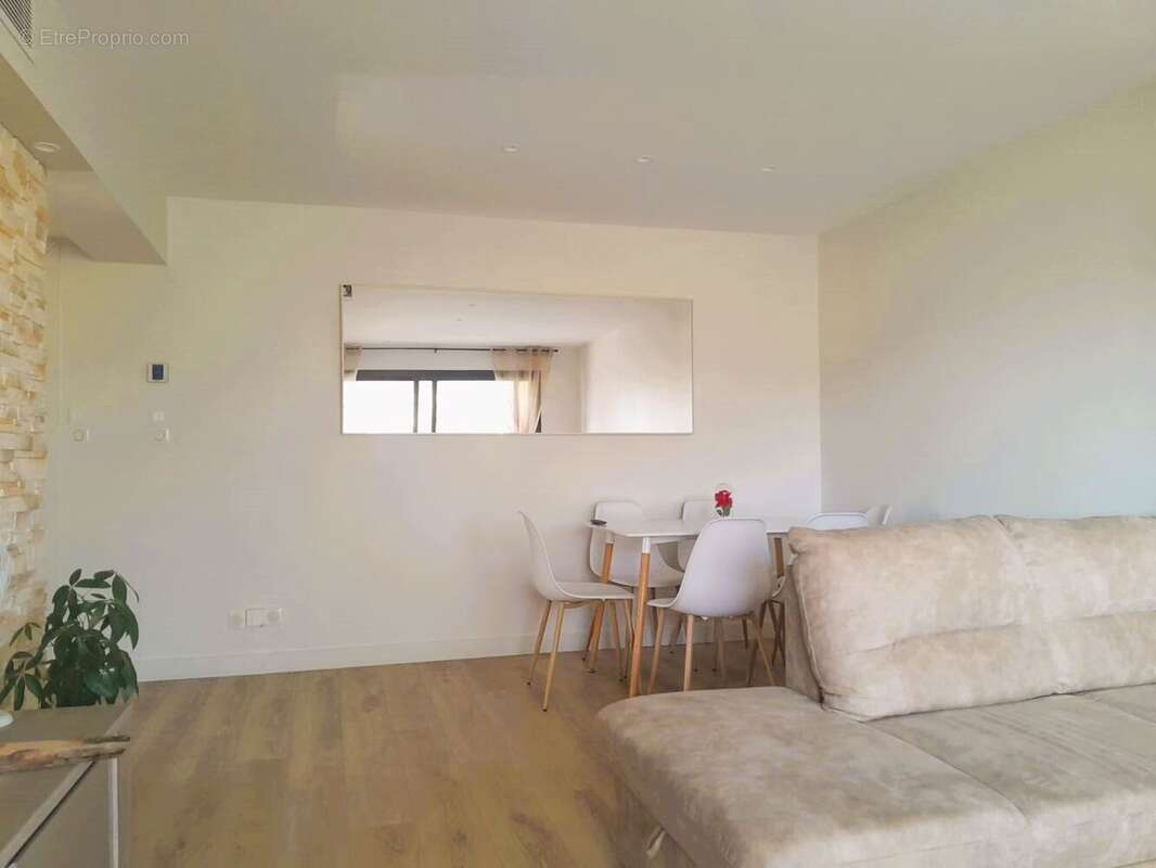 Appartement à LE CANNET