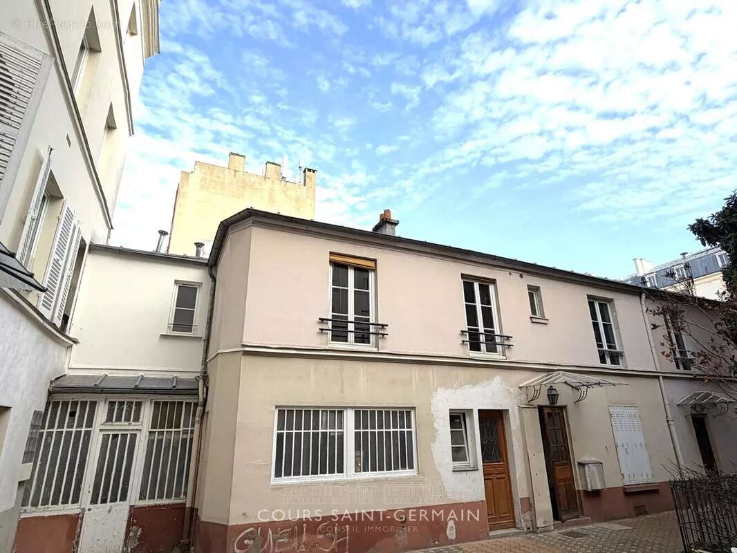 Appartement à PARIS-14E