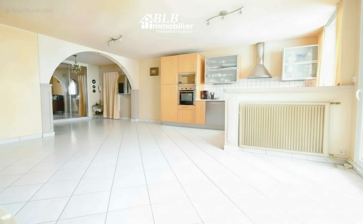 Appartement à ELANCOURT