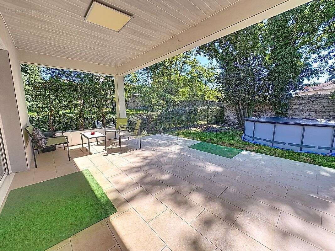 Maison à SAINTE-ANASTASIE