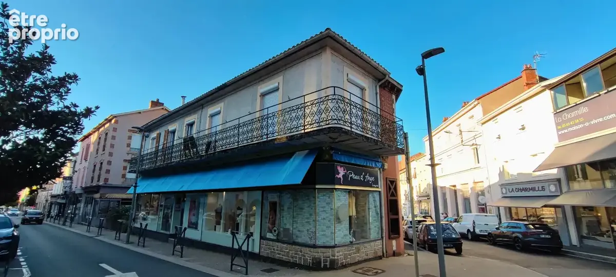 Immeuble de rapport au coeur de Decazeville. Local commercial et Appartement T2 - photo 3