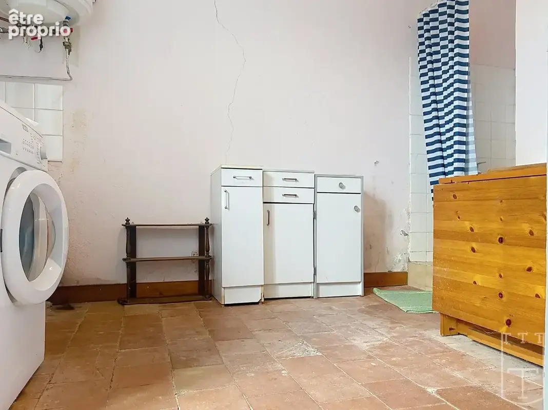 À rénover au cur du village de ruoms - photo 8