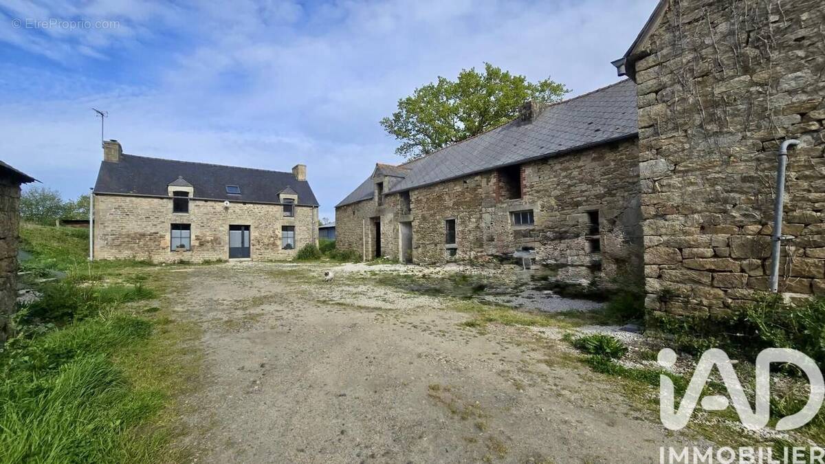Photo 1 - Maison à PLELAN-LE-PETIT