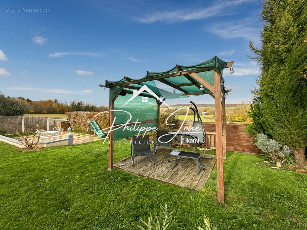 Maison à THORIGNY-SUR-OREUSE