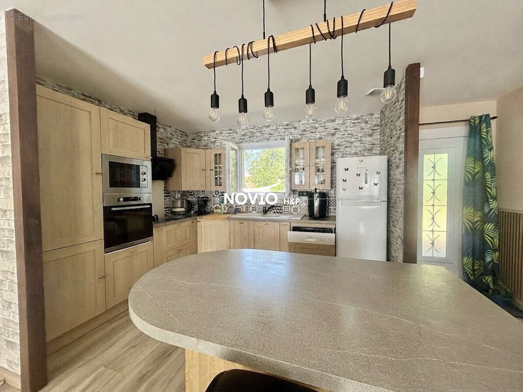 Maison 91 m² à Vouneuil-Sur-Vienne  - photo 4