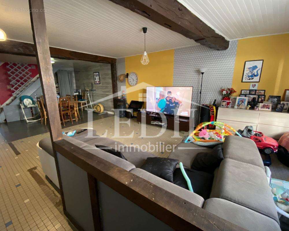 Maison de ville avec terrasse, cour et garage - photo 4