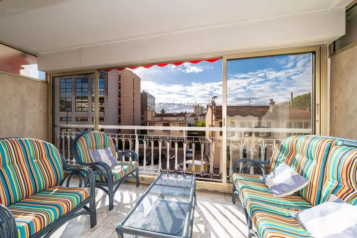 Appartement à LE CANNET