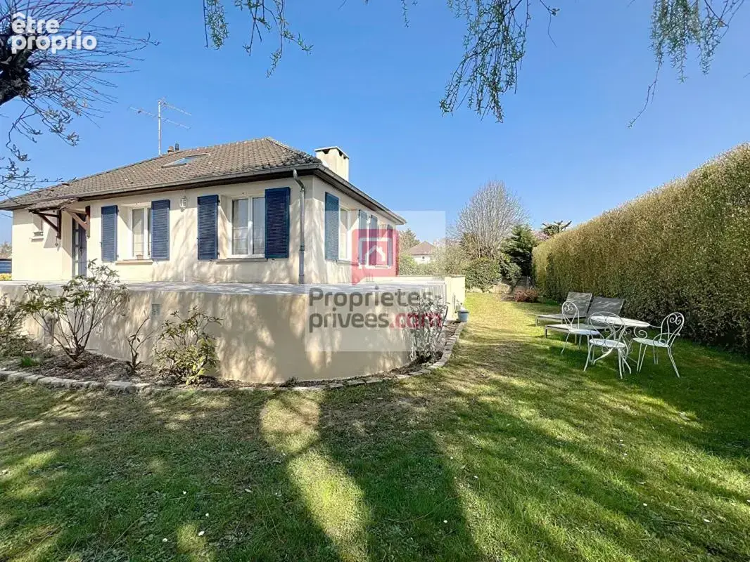 Maison à LE PERRAY-EN-YVELINES