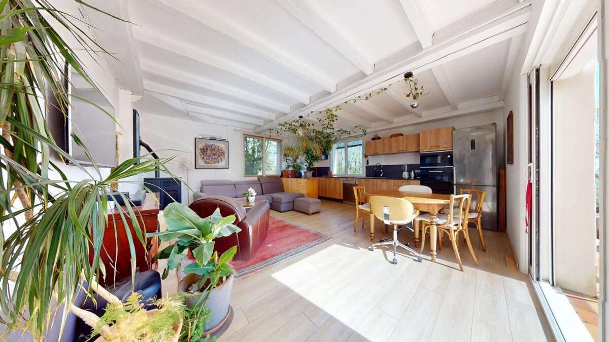 Appartement à MIRIBEL