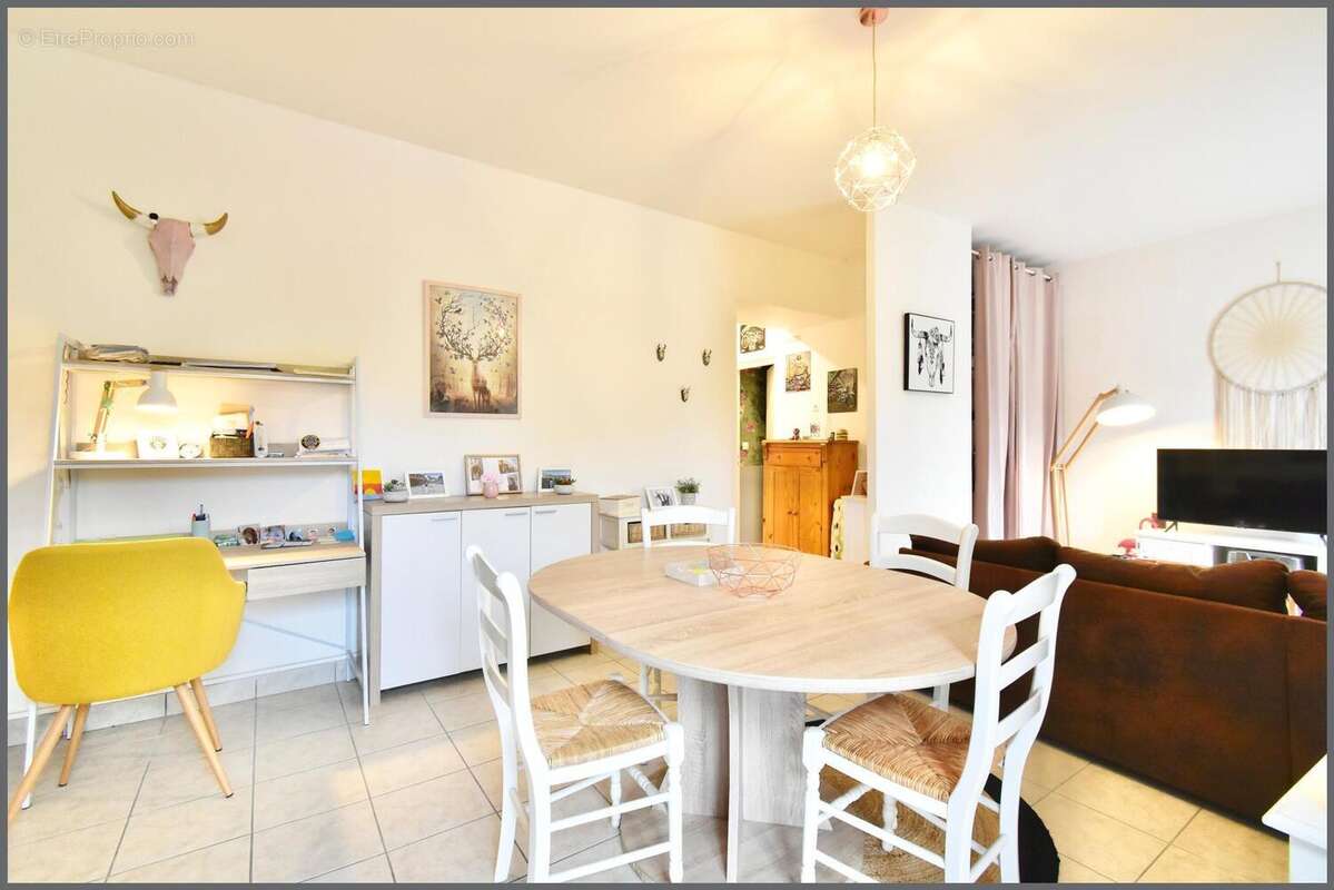 Photo 2 - Appartement à HOUDAN