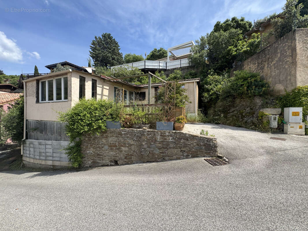 Terrain à BORMES-LES-MIMOSAS