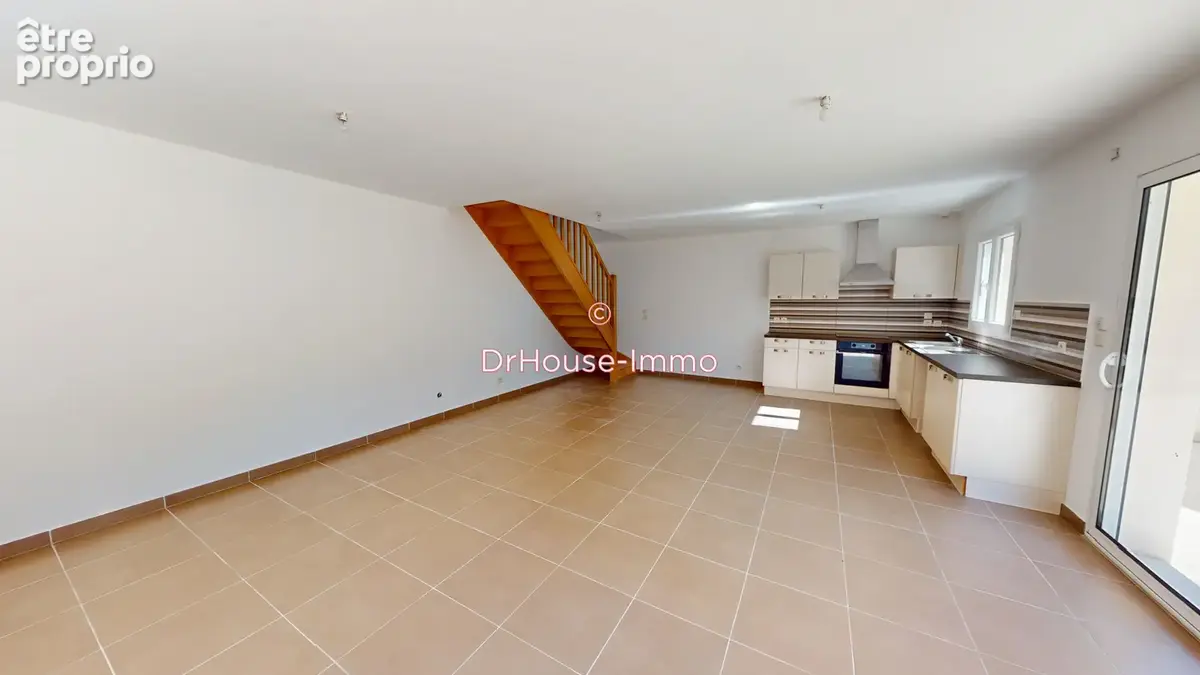 Maison 5 pièces 94 m² à vendre à Poitiers (86000) - photo 2