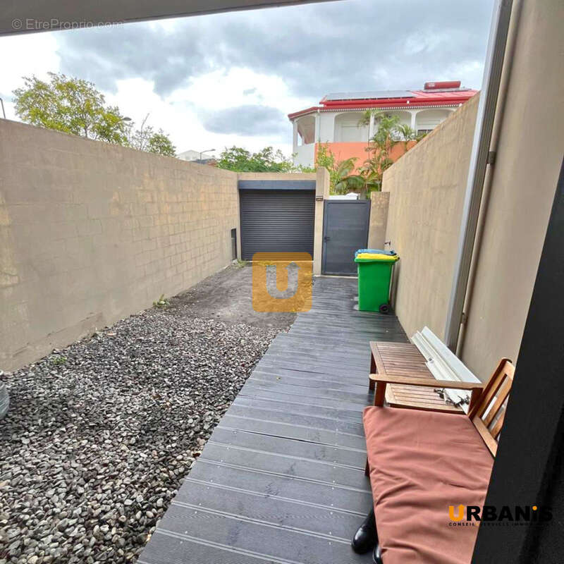 Maison f4 idealement situee au port - photo 13