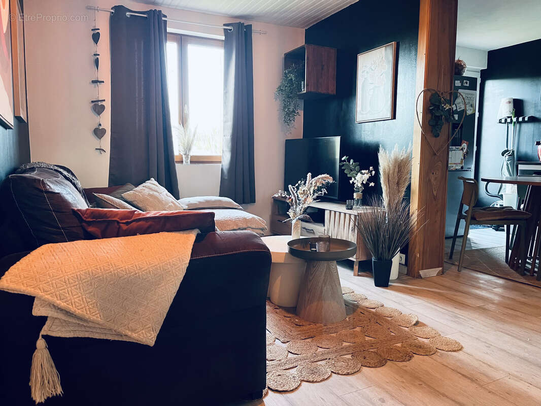 Maison à SAINT-PANTALEON-DE-LARCHE