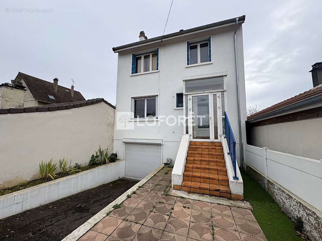 Maison à LES MUREAUX