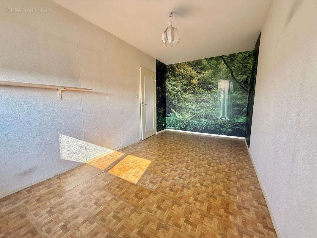 Appartement T 1 - dernier étage avec ascenseur - cave - parking privatif extérieur - photo 11