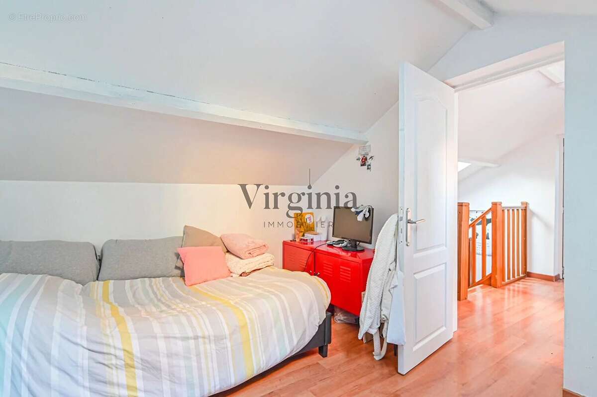 Appartement à CHARENTON-LE-PONT