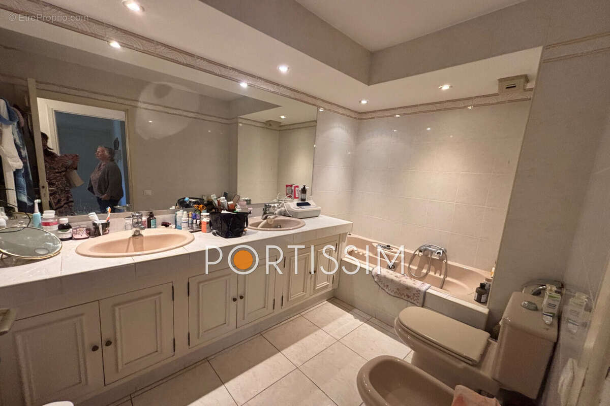 Appartement 87 m² à Saint-Laurent-Du-Var  - photo 6
