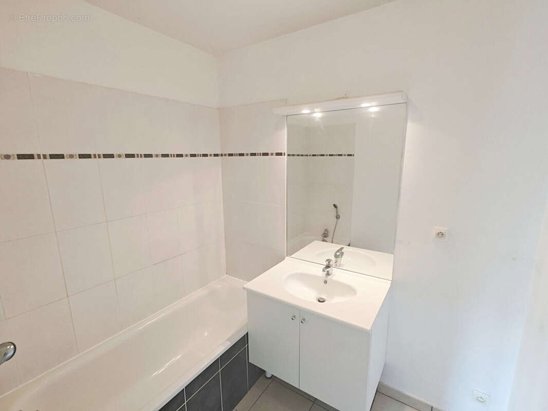 Appartement à ANSE