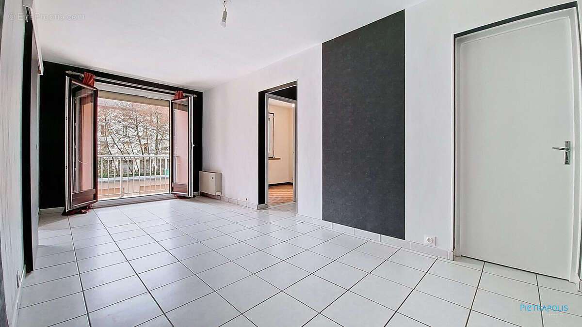 Appartement à PONT-EVEQUE