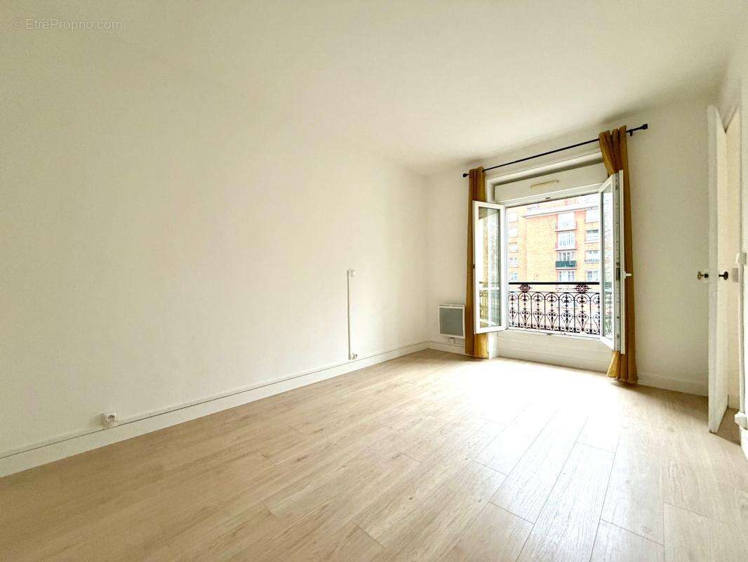 Appartement à PARIS-19E