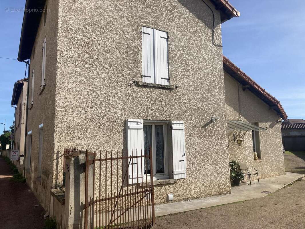 Photo 2 - Maison à POUILLY-SOUS-CHARLIEU