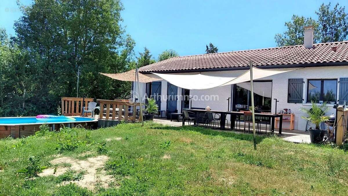 Appartement à SOUAL