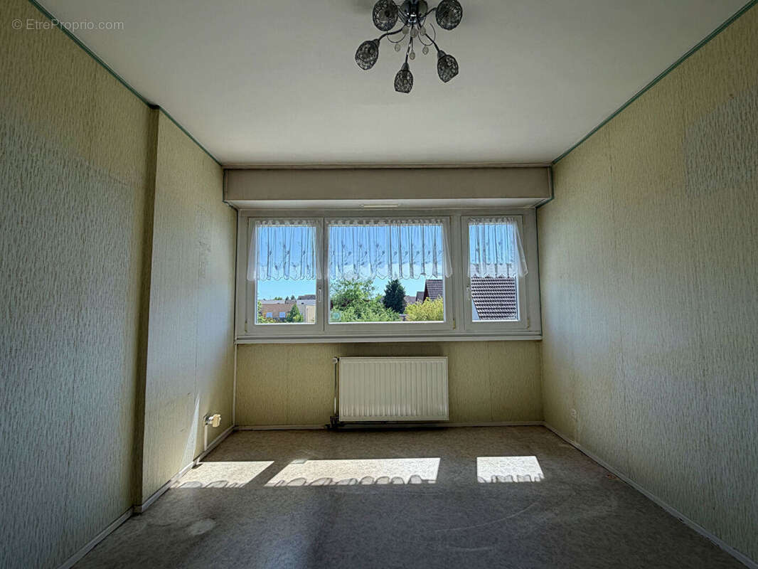 Maison 5 pièces - 110m² avec jardin à rénover - photo 6