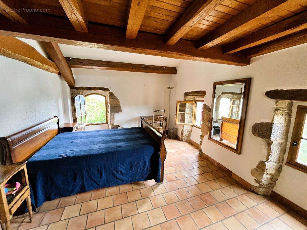 Maison à SAINT-PIERRE-SAINT-JEAN