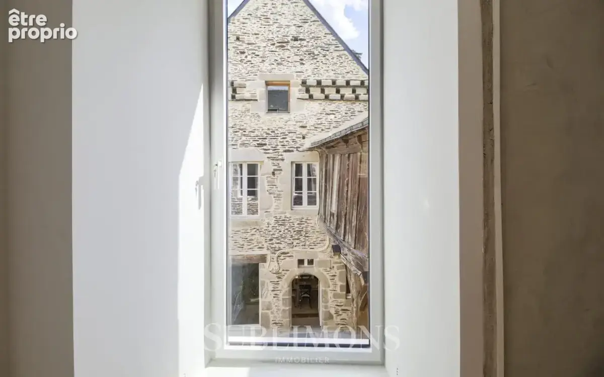 Deux maisons. Cinq siècles d'histoire. Une seule adresse pour i - photo 9