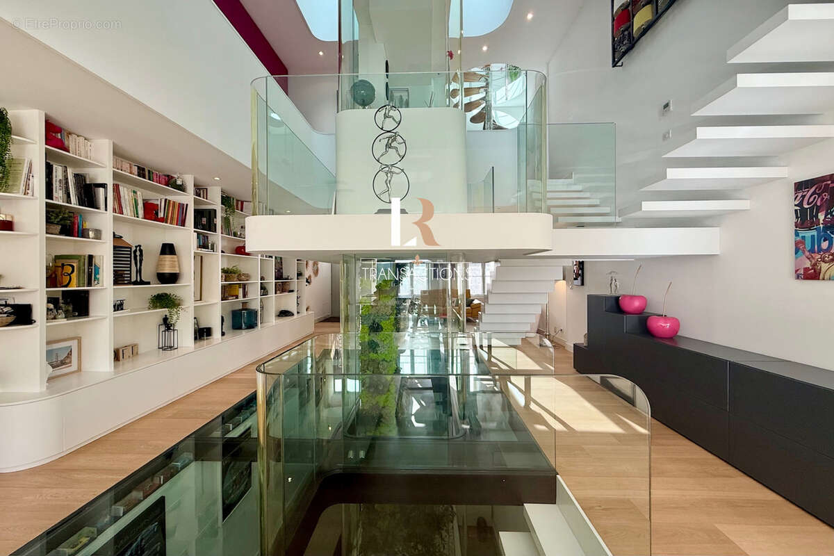 Marché central - Maison unique au design ultra contemporain avec extérieur - photo 23