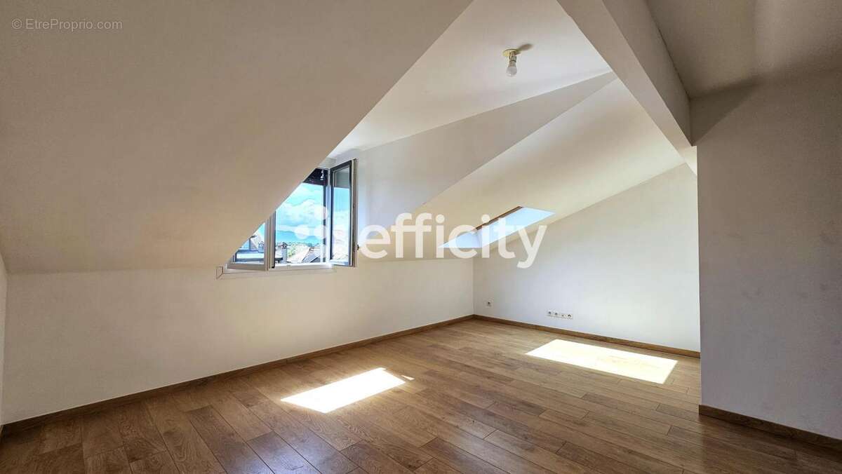 Appartement à CHENS-SUR-LEMAN