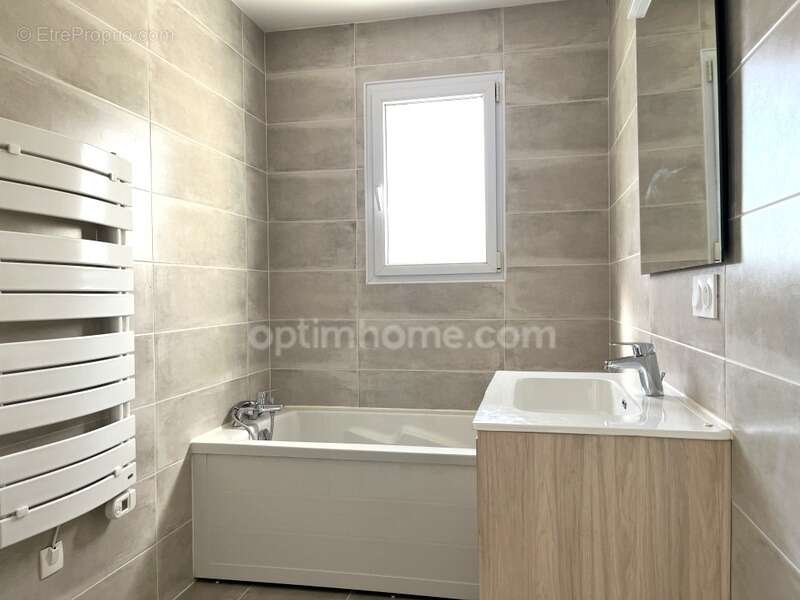 Maison à RUELLE-SUR-TOUVRE