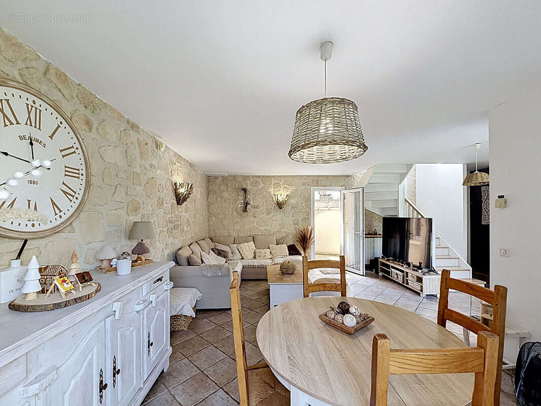 Maison à SAINT-MAUR-DES-FOSSES