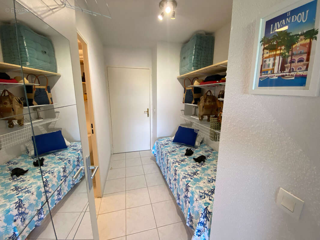 Centre du Lavandou résidence le Riviera studio cabine piscine parking - photo 6