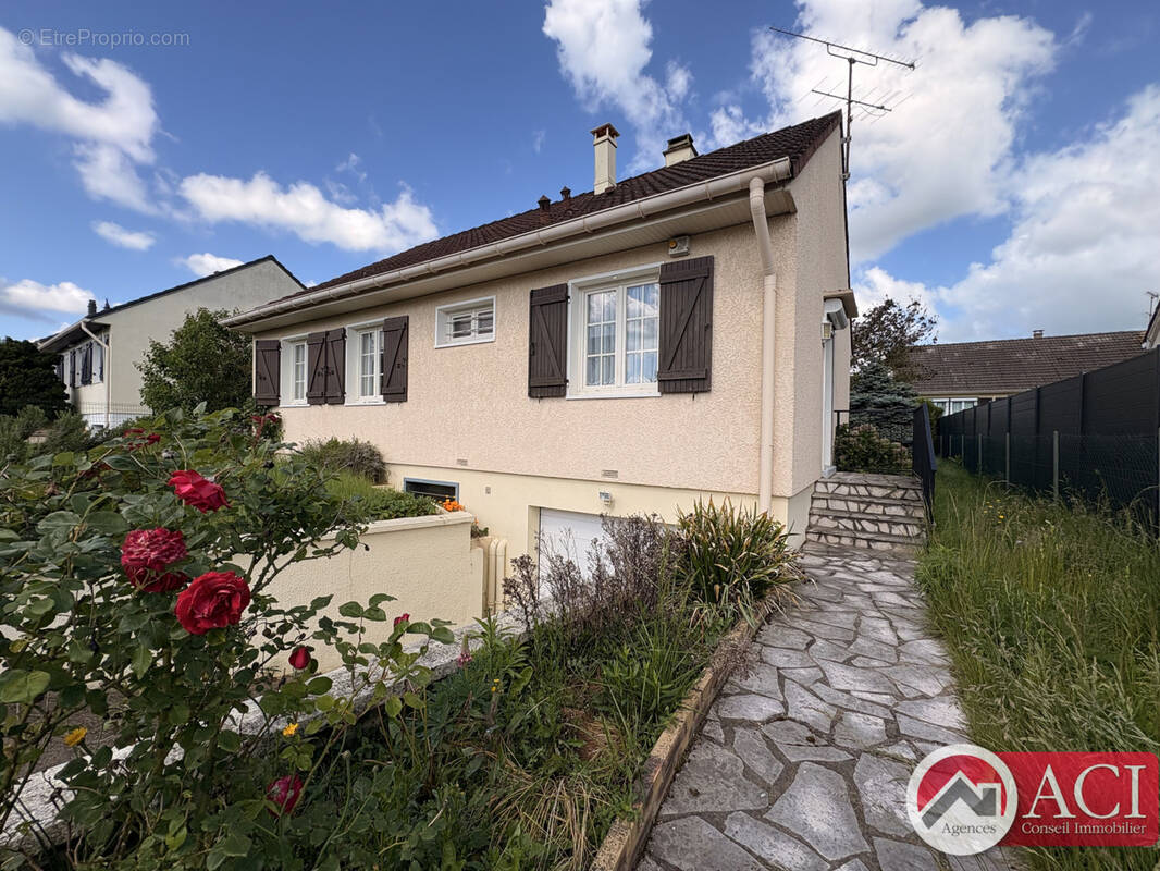 Maison à MERU
