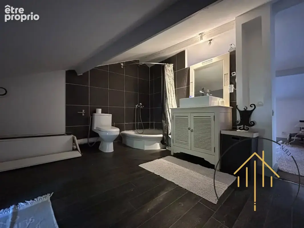 Maison 180 m² à Villebois-Lavalette  - photo 3