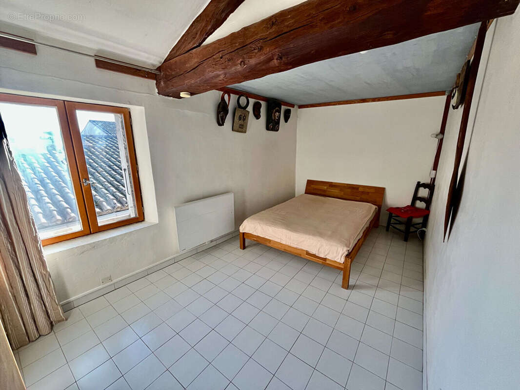 Appartement à L'ISLE-SUR-LA-SORGUE