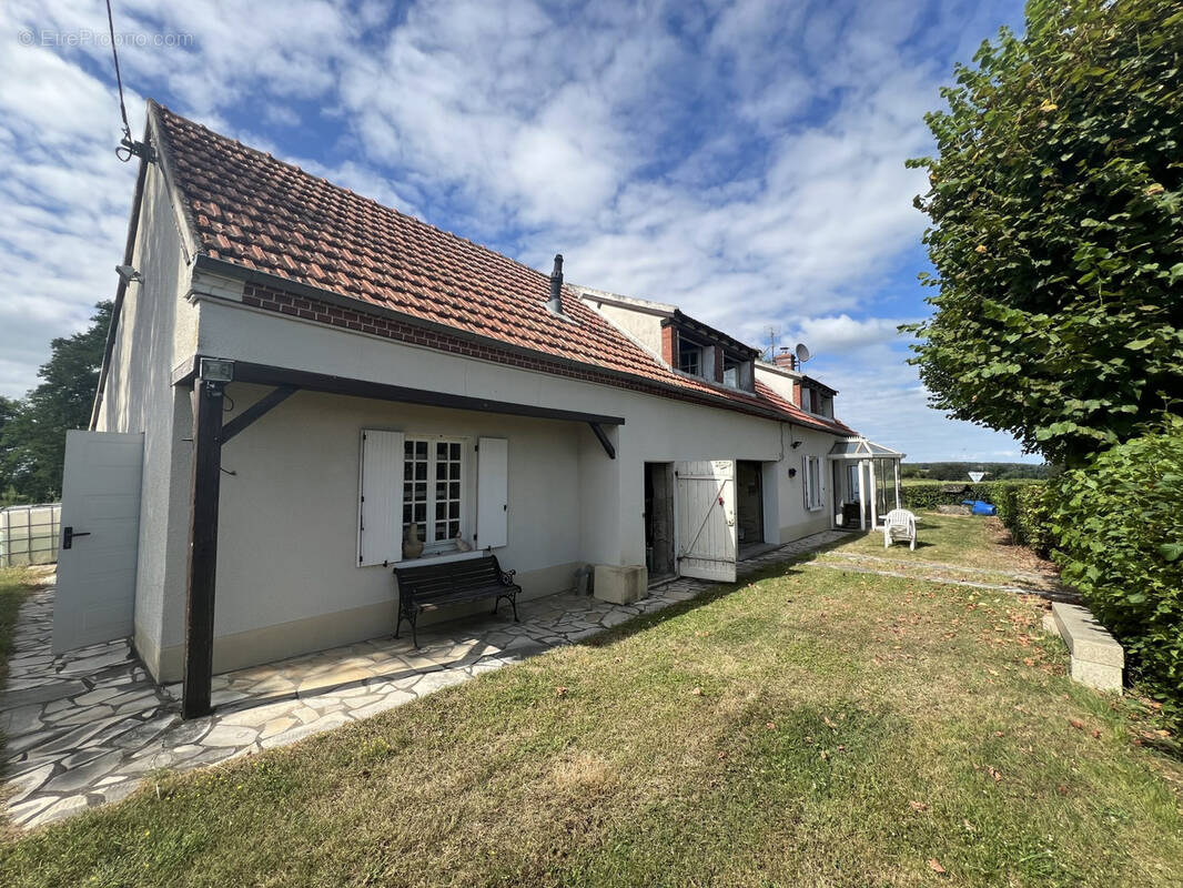 Maison à LE CHATELET